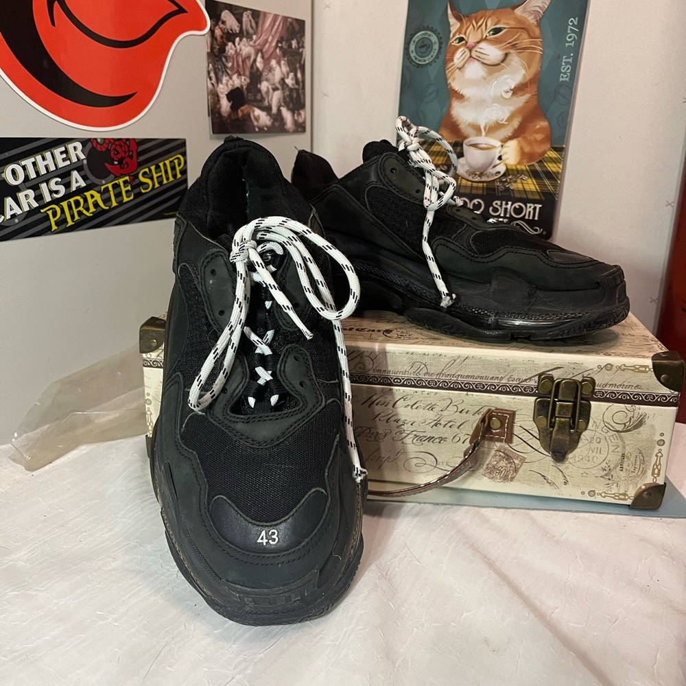 Balenciaga Black Sneakers Triple S Chunky Design